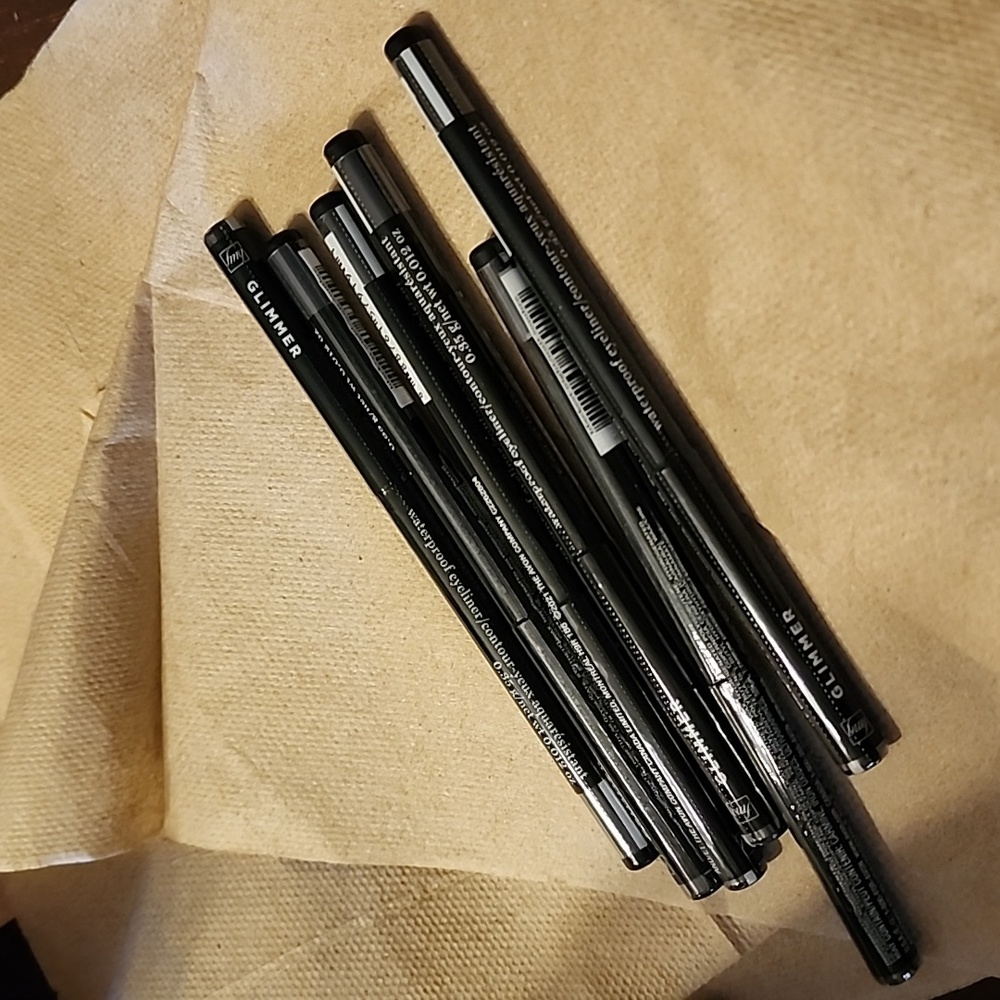 NEW-fmg Glimmer Waterproof Eyeliner